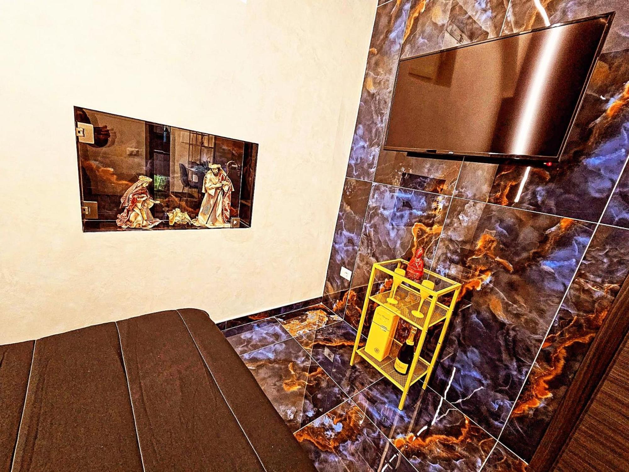 Apartamento La Dimora Di Pulcinella Nápoles Exterior foto
